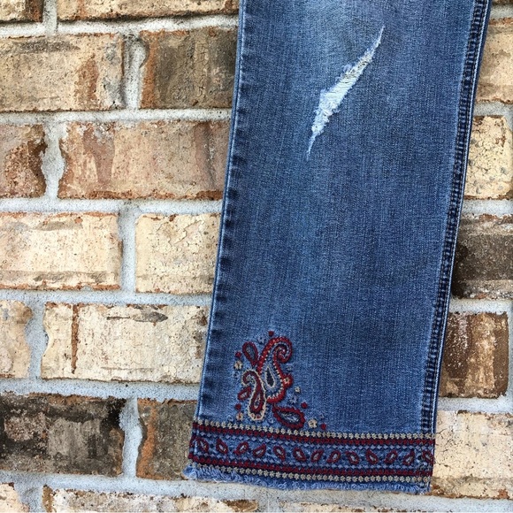 Democracy Boho Slim Straight Flood Distressed Raw Embroidered hem Jeans Size 8 - Picture 5 of 15